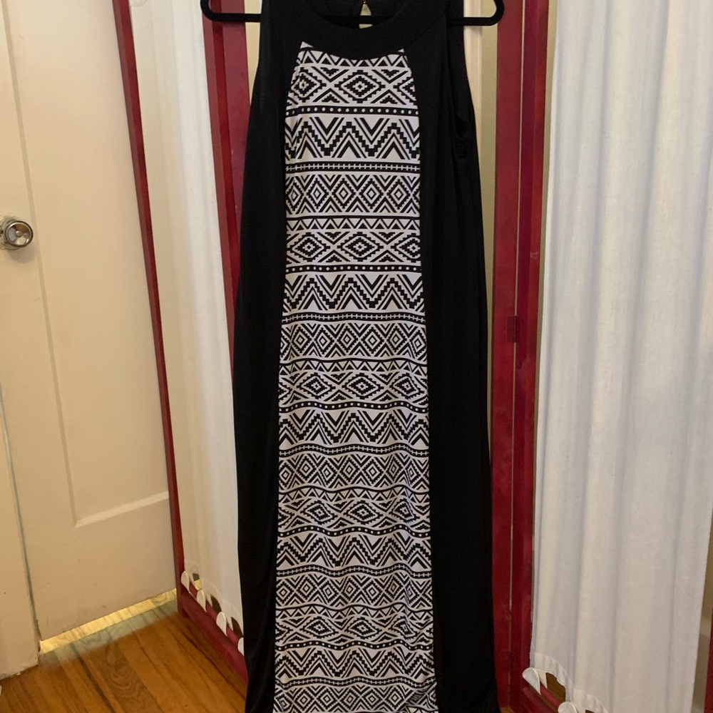 Black & white geometric print maxi dress